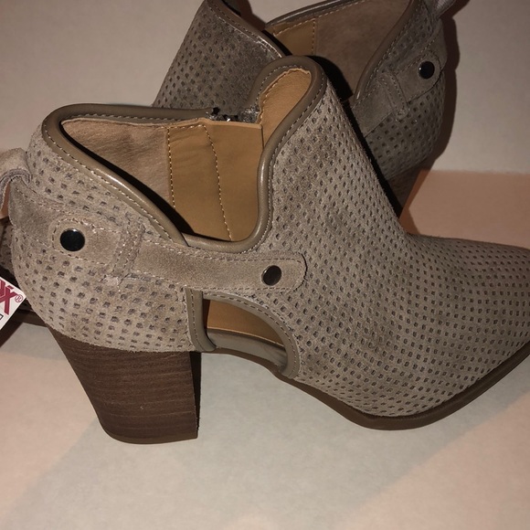 Franco Sarto Ankle Boots, New With Tags - Picture 3 of 6